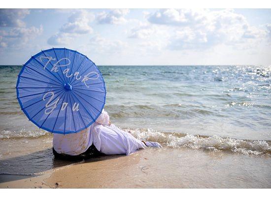 DIY Details, A great DIY thank you card using a parasol via Etsy.