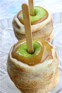 Decor & Event Styling. Apple pie pops!