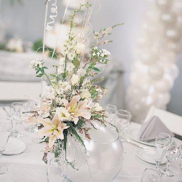 Winter wedding table arrangements