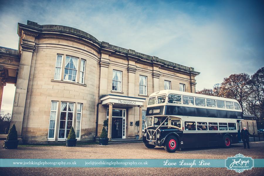 Real Weddings, Guests arriving at The Mansion