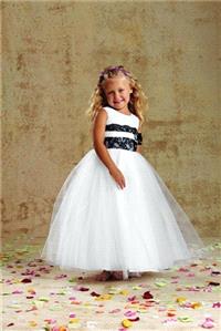 https://www.paleodress.com/en/flower-girls/4103-sweet-beginnings-by-jordan-flowergirl-dress-style-no