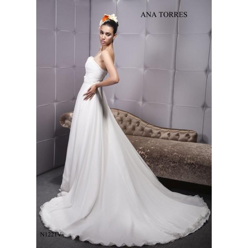 My Stuff, https://www.toutrobes.fr/robes-de-mariee-ana-torres/2930-n1221v-esencia-primaveral-ana-tor