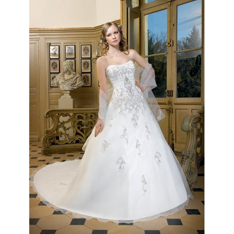 My Stuff, Miss Kelly, 131-33 - Superbes robes de mariée pas cher | Robes En solde | Divers Robes de