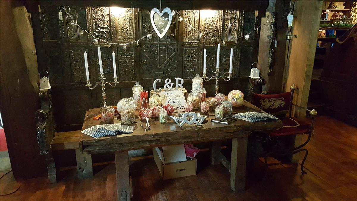 Sweet tables in Belleek